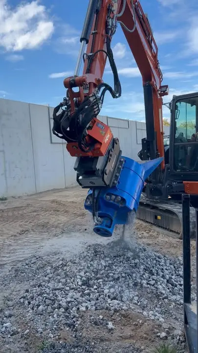 Love to see the combination of the Kinshofer North America NOX Tiltrotator and the Auger Torque USA Cone Crusher Bucket!