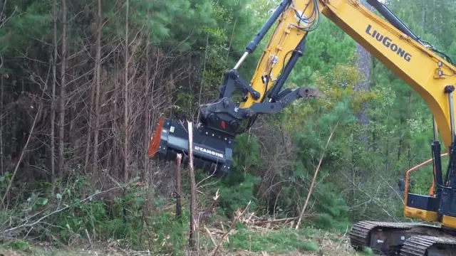 Watch how this LiuGong 922F uses our Excavator TC Mulcher & Quick Coupler combination to take down small trees, stumps, and brush with ease.