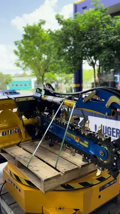 360 degree view of the MT 900 Trencher